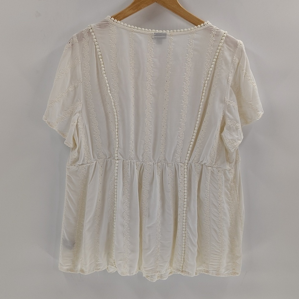 Torrid Ivory Eyelet Embroidered Blouse Size 0 Size 12 Short Sleeve - Picture 8 of 9